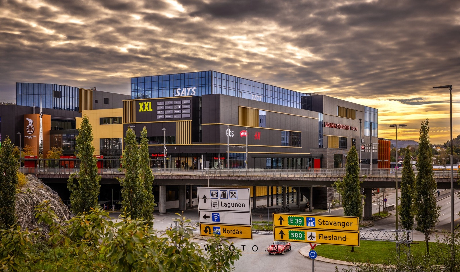 En effektiv reise til Lagunen Storsenter, enten med bil eller bybanen Galleribilde