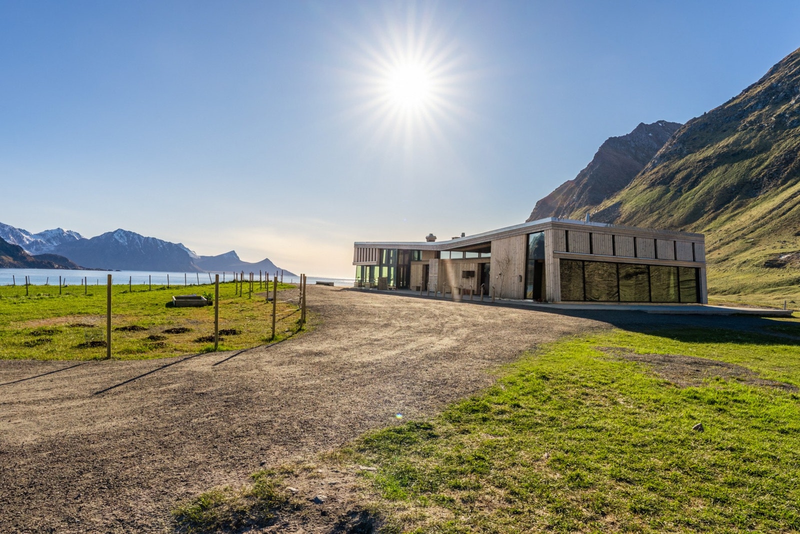 Haukland Beach Café ligger i gangavstand fra eiendommen. Galleribilde