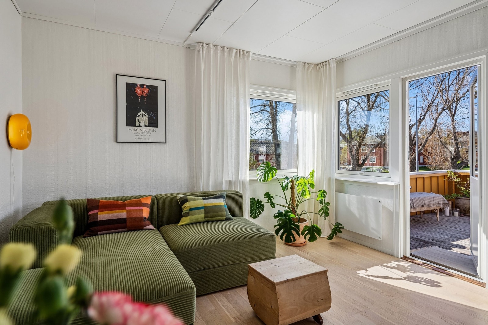 Med direkte utgang til takterrassen får du en luftig og åpen romfølelse. Galleribilde