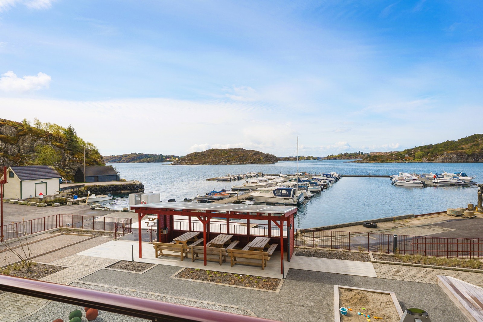 Medfølgende en båtplass i felles marina. Galleribilde