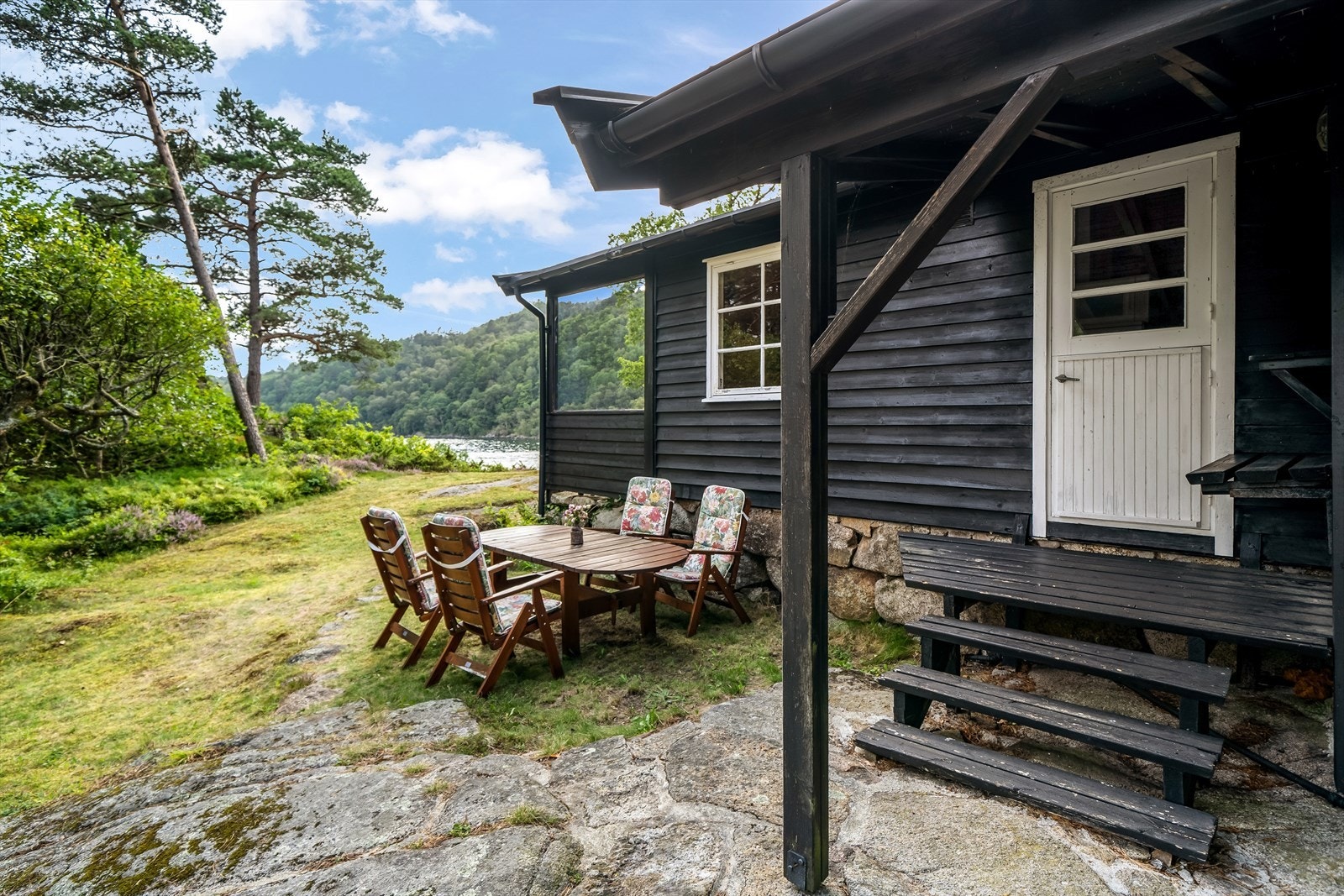 Velkommen inn i en eldste hytta. Galleribilde