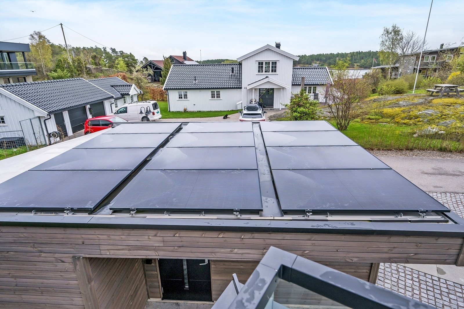 Solcellepanel på garasjetaket Galleribilde