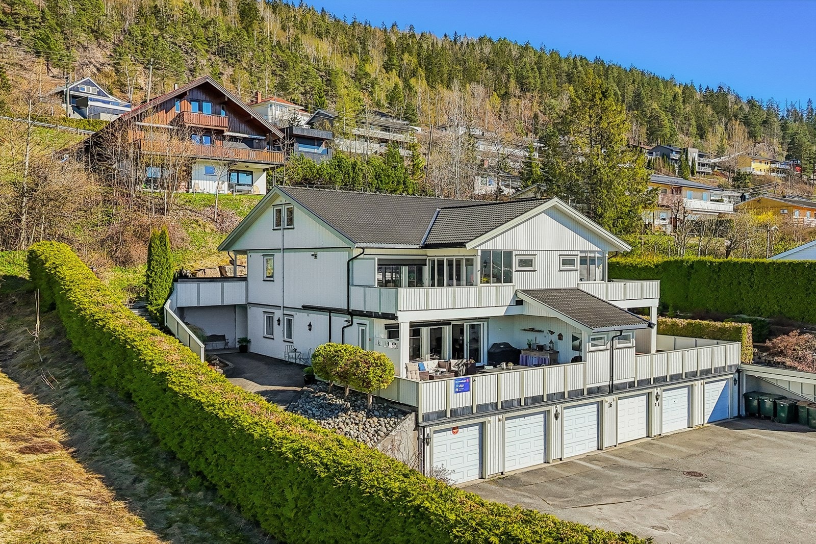 Leiligheten har en solrik beliggenhet i Sørumlia, med nærhet til flotte turområrder og Lier togstasjon Galleribilde