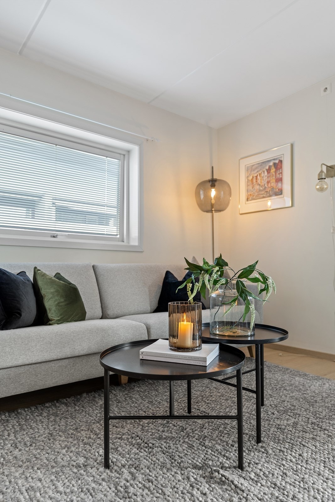 Hjørneleilighet med godt lysinnslipp. Galleribilde