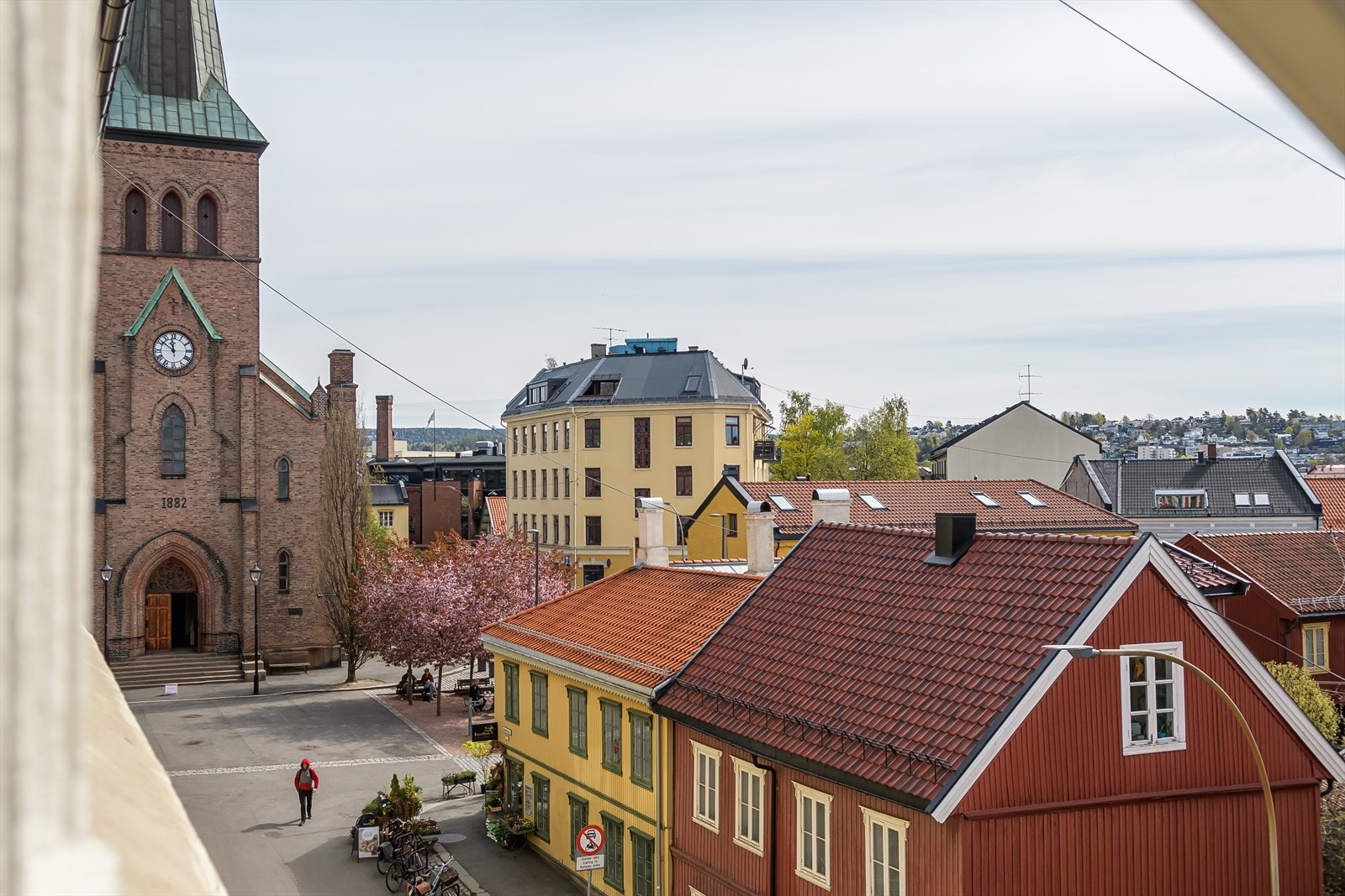 Utsikt mot den historiske bebyggelsen og Kampen kirke Galleribilde