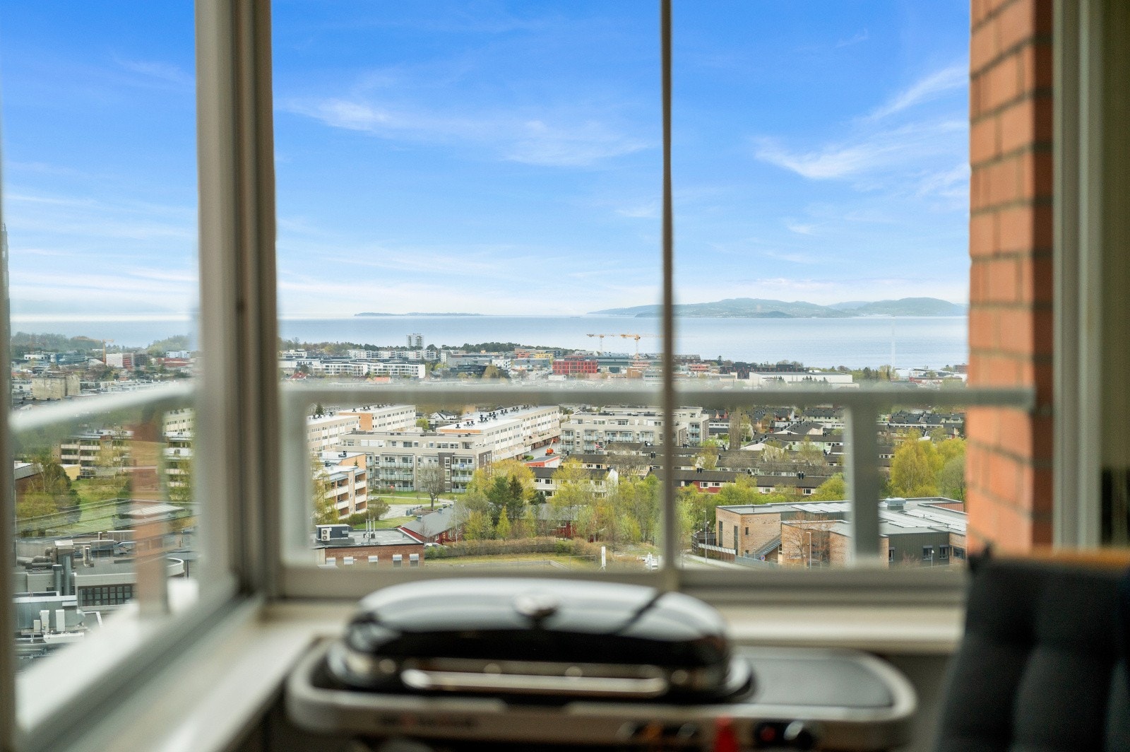 Grillplass på verandaen med "den beste utsikten i byen". Galleribilde