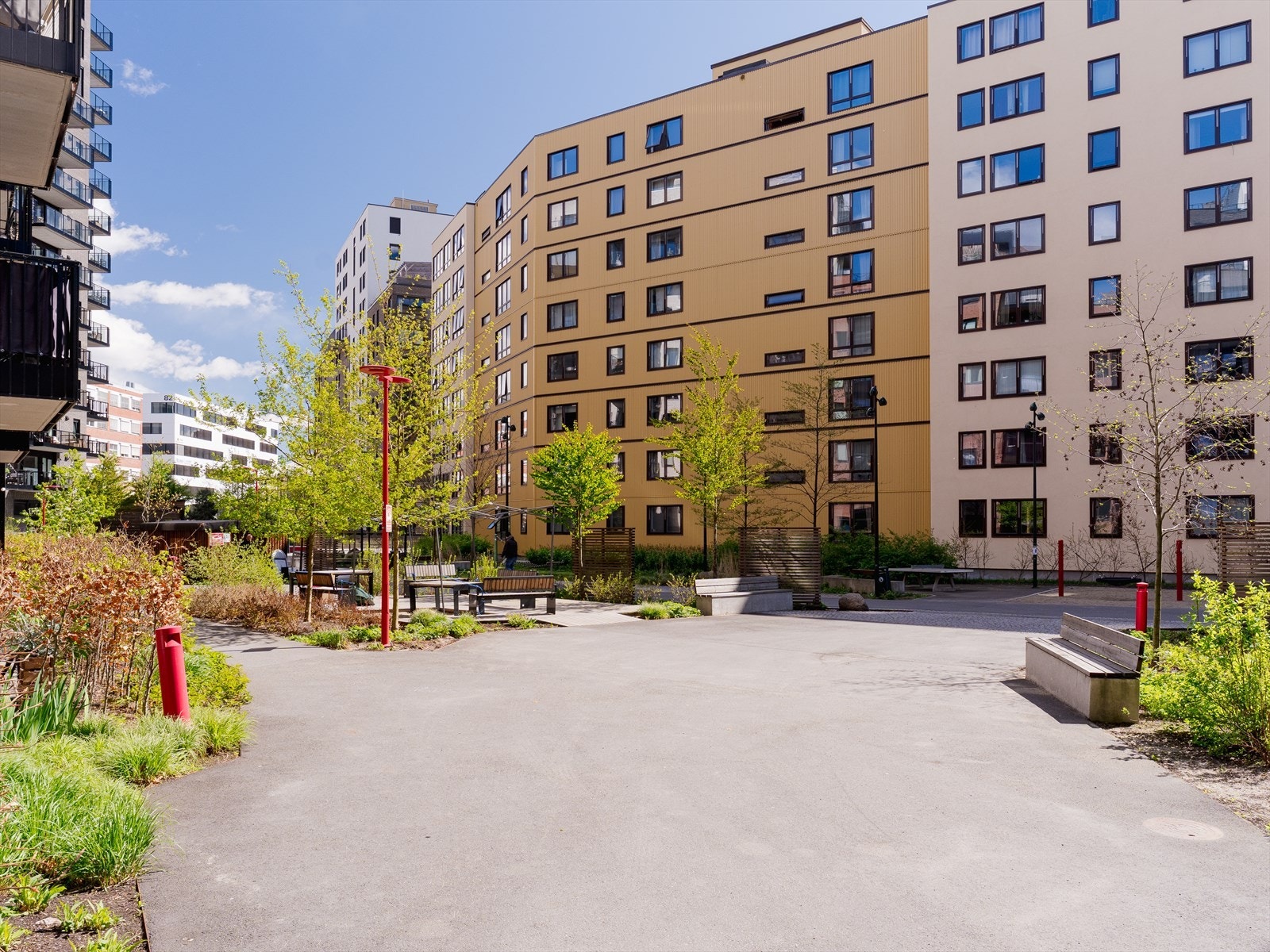 Borettslaget har hyggelige og skjermede uteområder mellom bygningene. Galleribilde