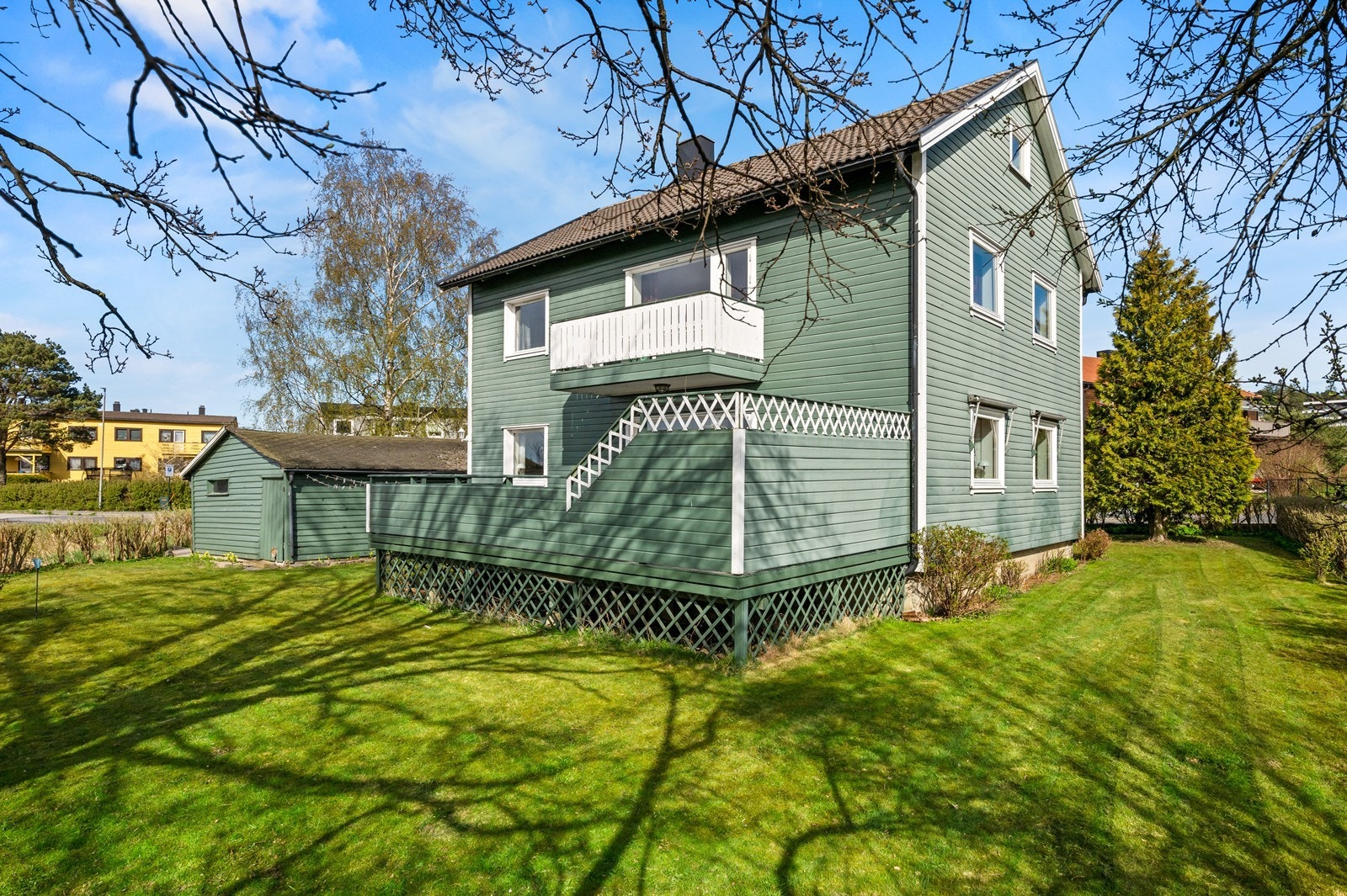 Huset har liggende bordkledning fra 1998. Galleribilde