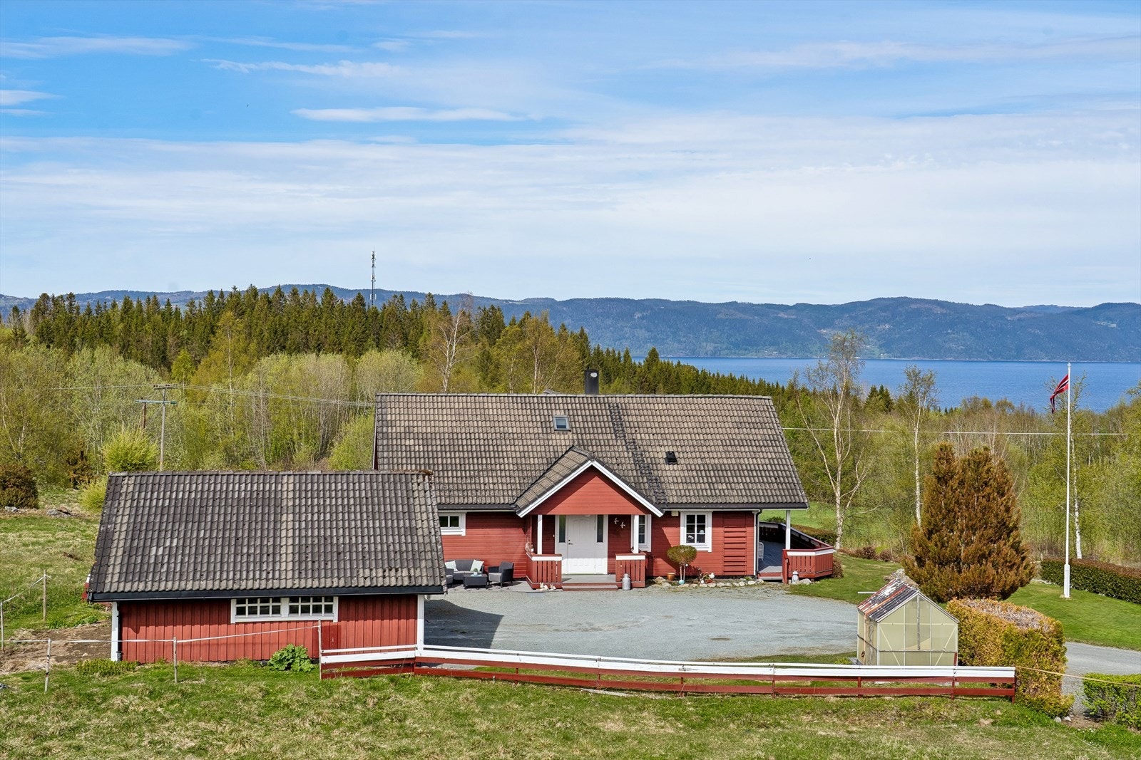 En flott familiebolig med landlig beliggenhet på Frosta Galleribilde