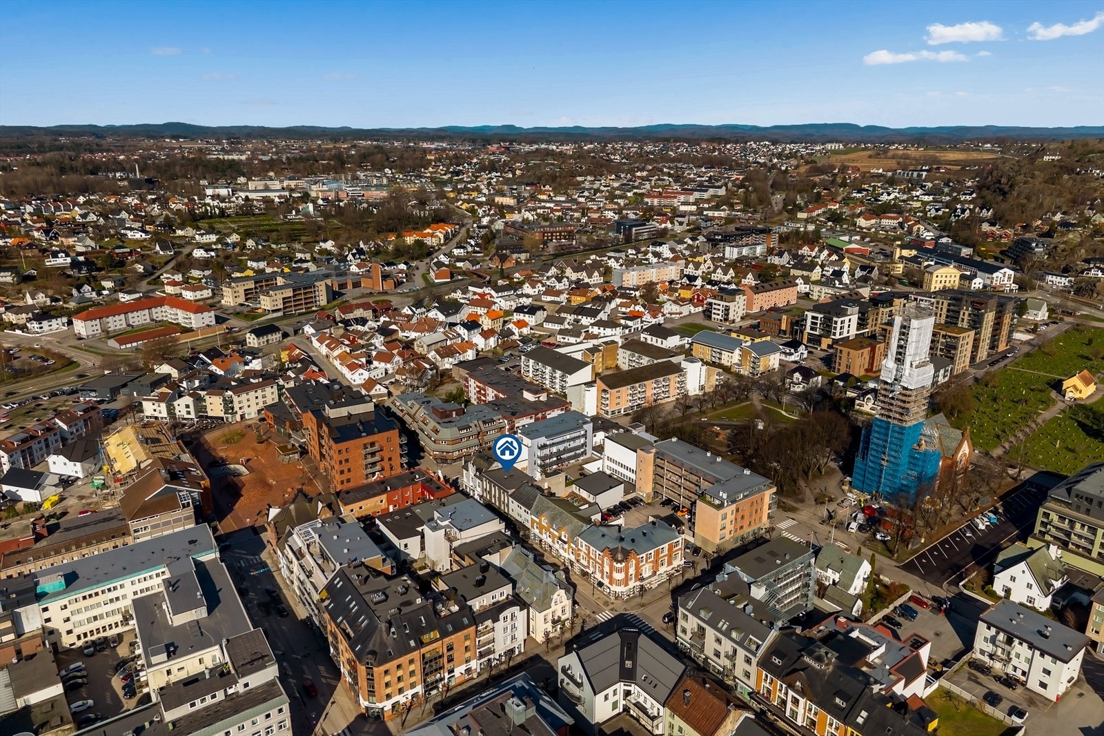 Her bor du midt i Sandefjord sentrum, med umiddelbar nærhet til alt av byens fasiliteter. Galleribilde