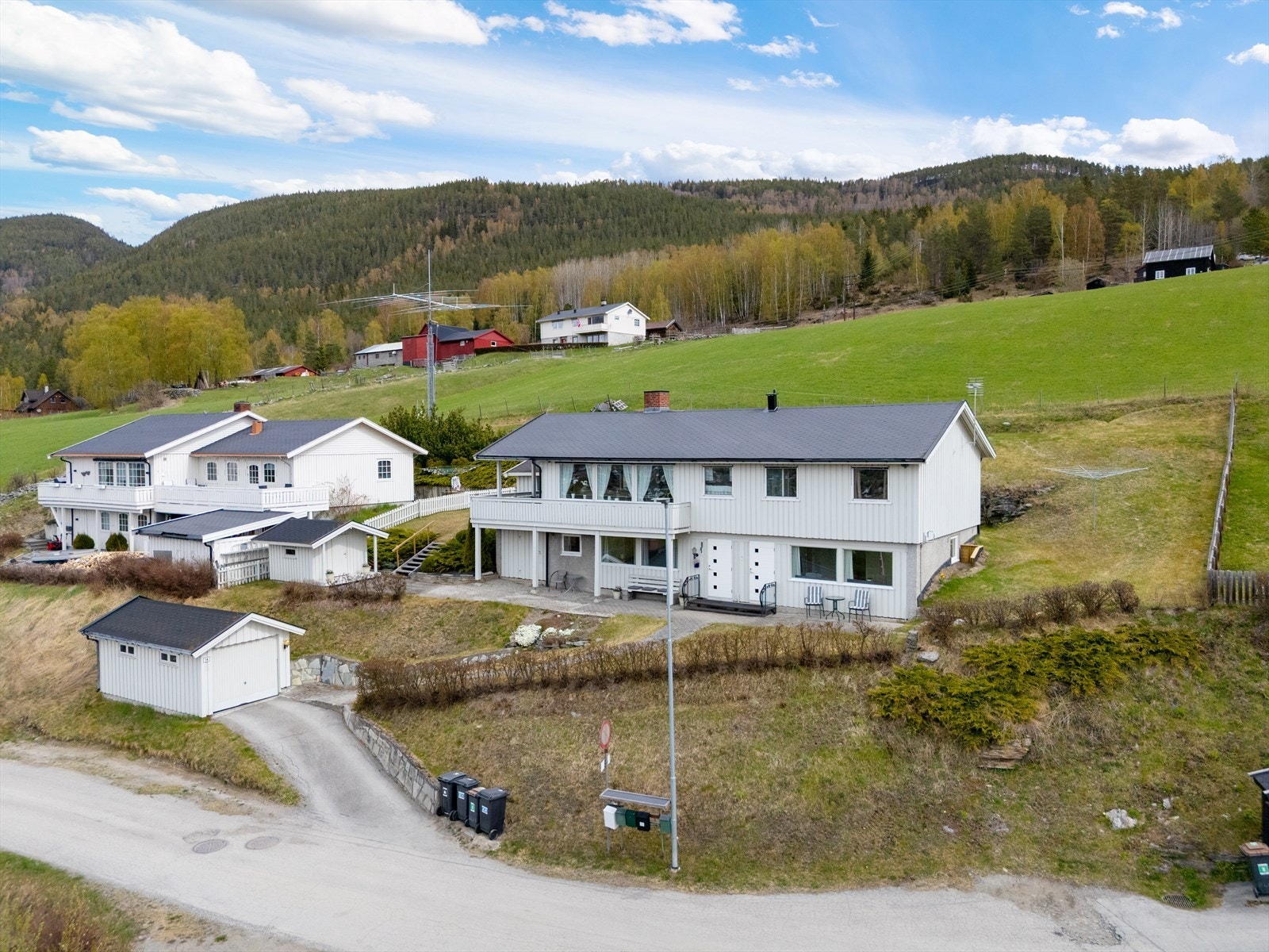 Det er flere, fine nærliggende tur- og fjellområder. Galleribilde
