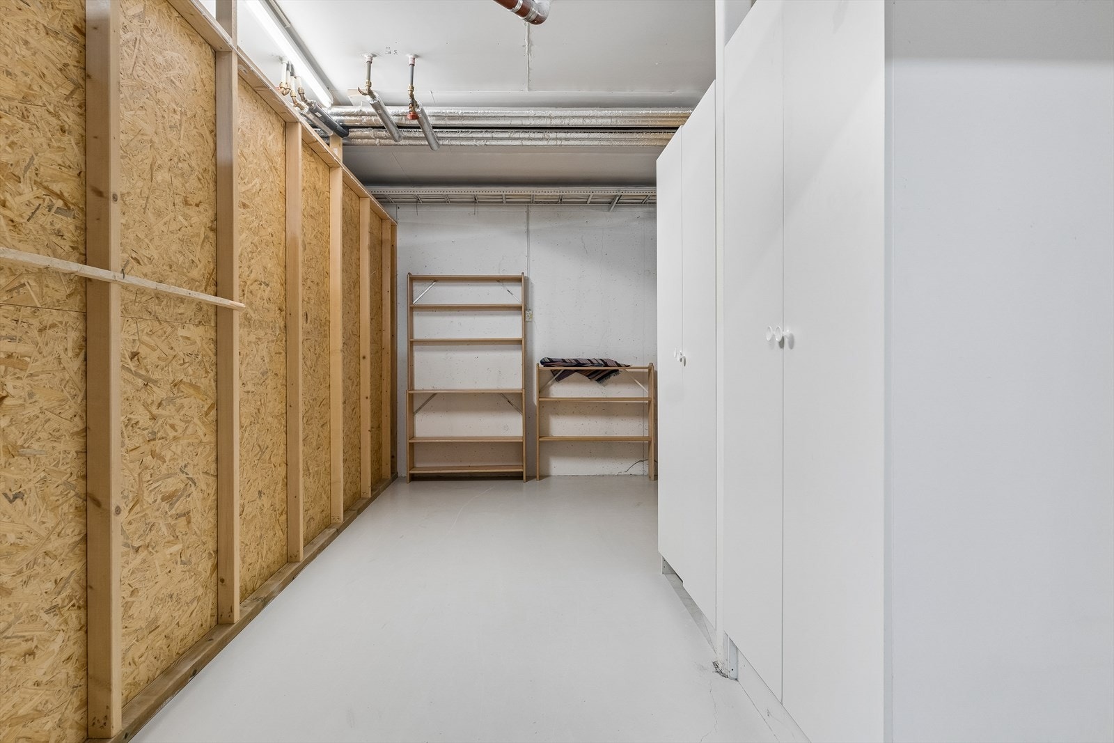 Leiligheten disponerer en stor bod i bygningens fellesarealer for ekstra lagring. Galleribilde
