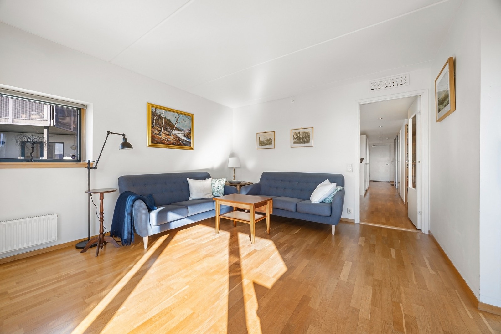 Alle møbler som står i leilighet på markedsføringsbilder og vising medfølger med noen unntak. Se info i salgsoppgave. Galleribilde