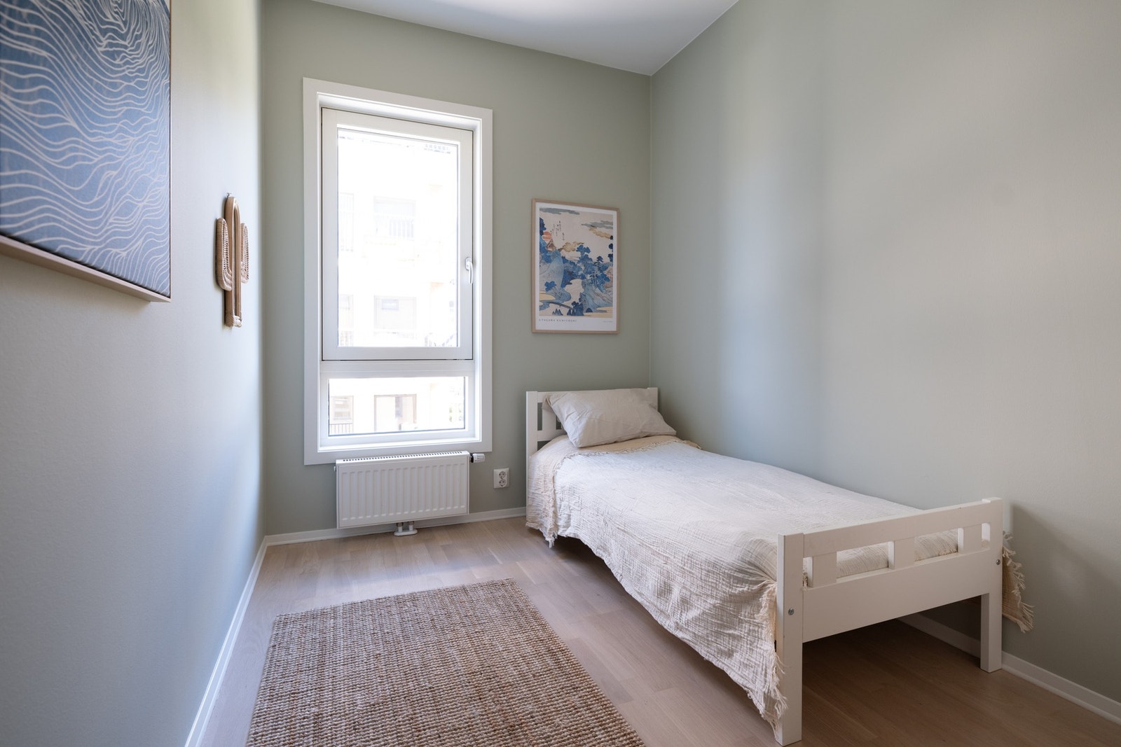 Rommene er malt i lyse fargevalg. Galleribilde