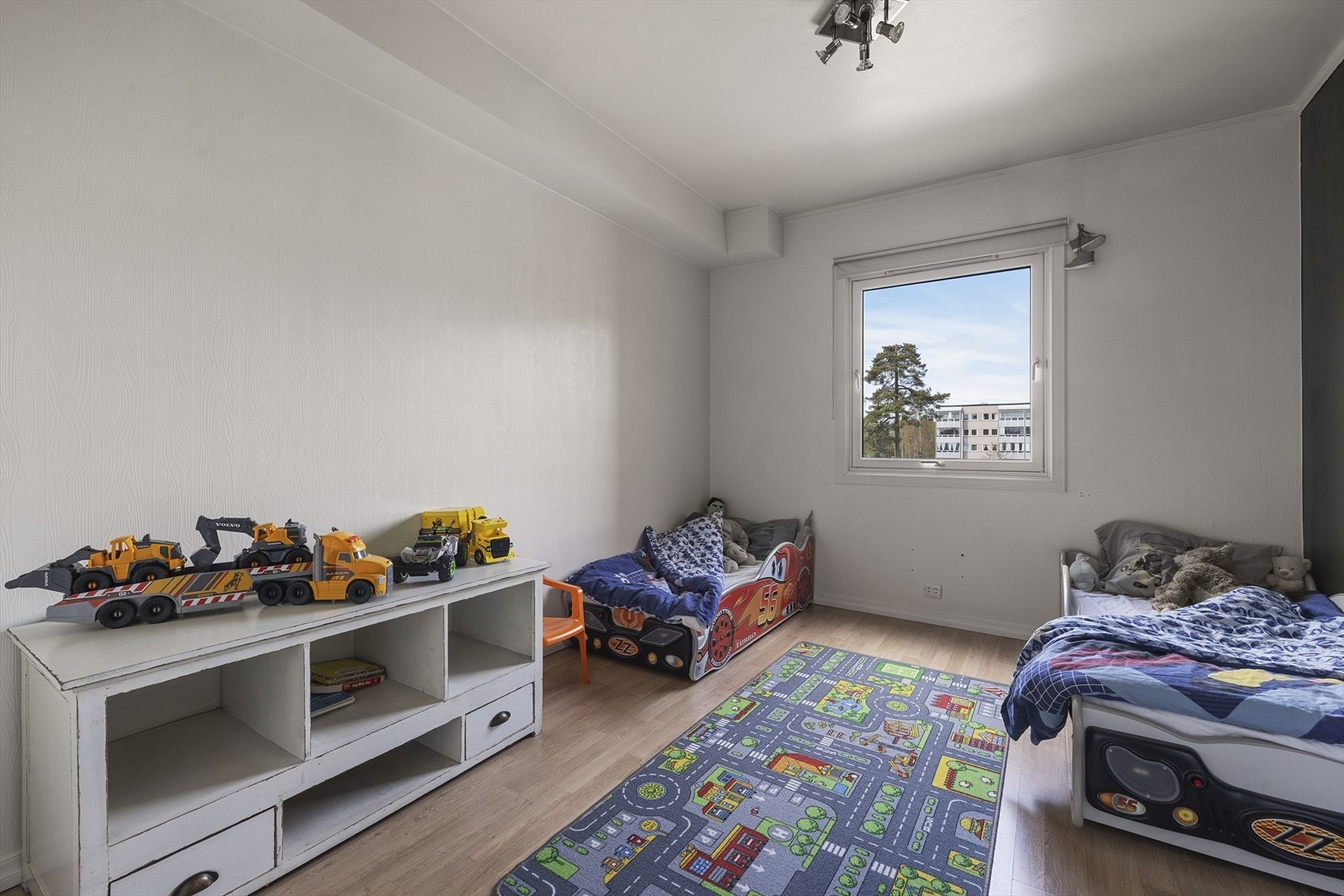 Det andre soverommet egner seg godt som barnerom, gjesterom eller kontor. Galleribilde