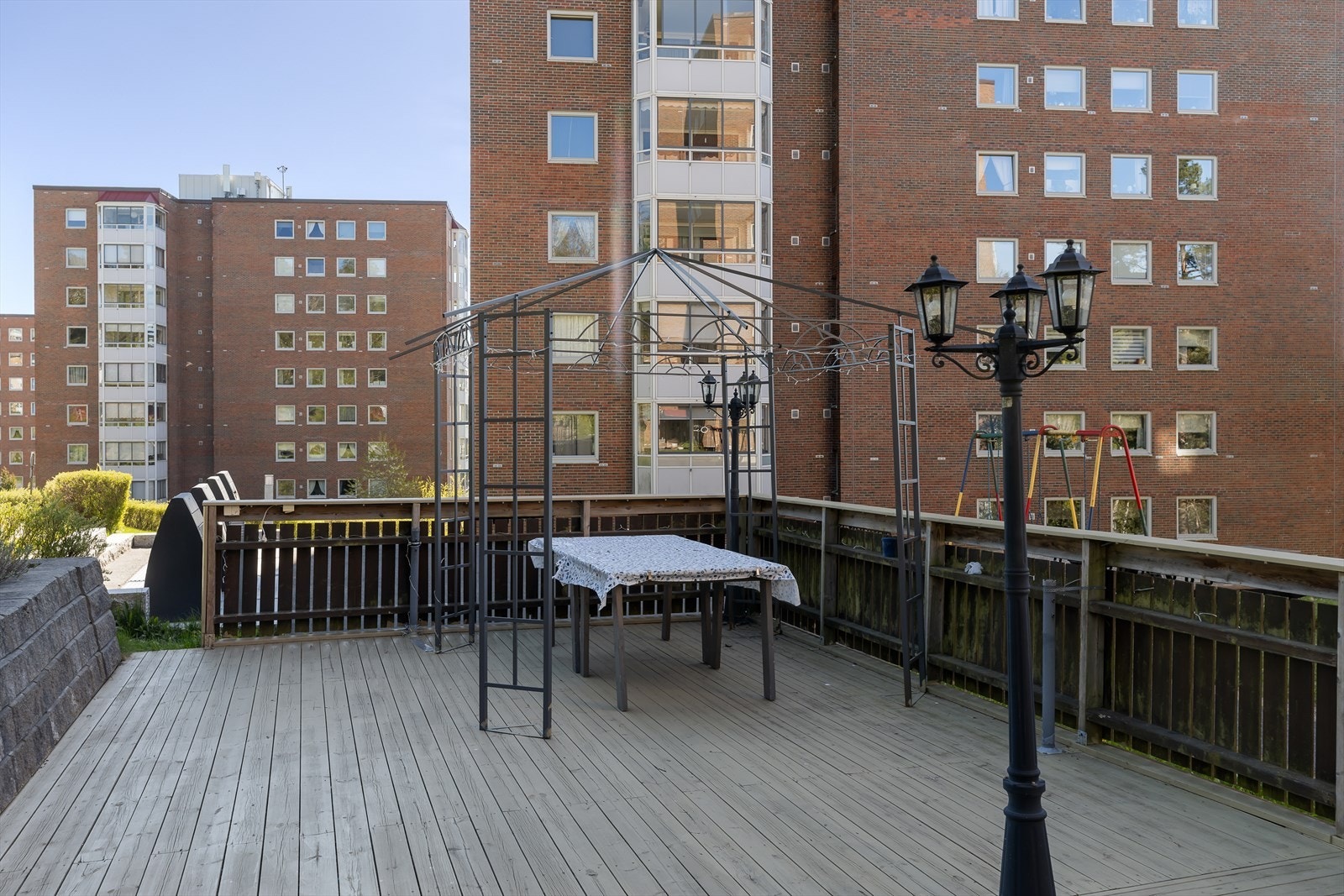 Flere sosiale soner med sitteplasser tilgjengelige på fellesområdene. Galleribilde