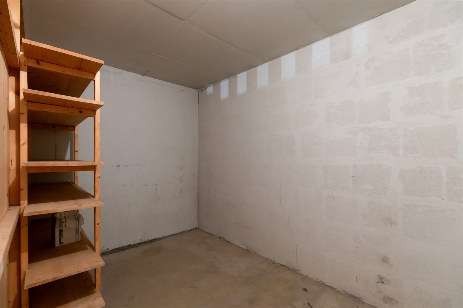For øvrig disponerer boligen en bod på 1,1 m² i samme etasje, samt en kjellerbod på 8 m². Galleribilde