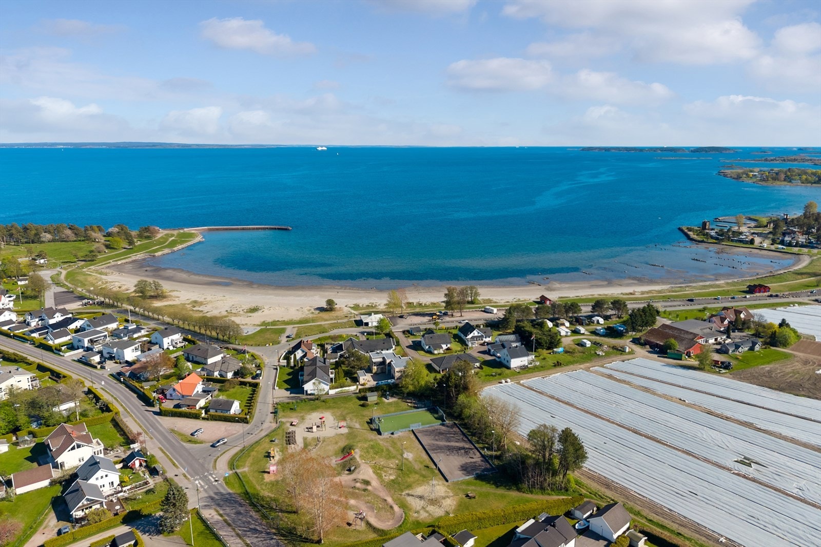 Ringshaugstranda, en av Tønsbergs mest populære badeplasser, ligger i gangavstand fra boligen. Galleribilde