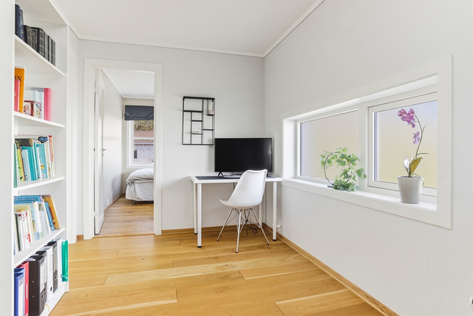 Kontorplass i gangen Galleribilde