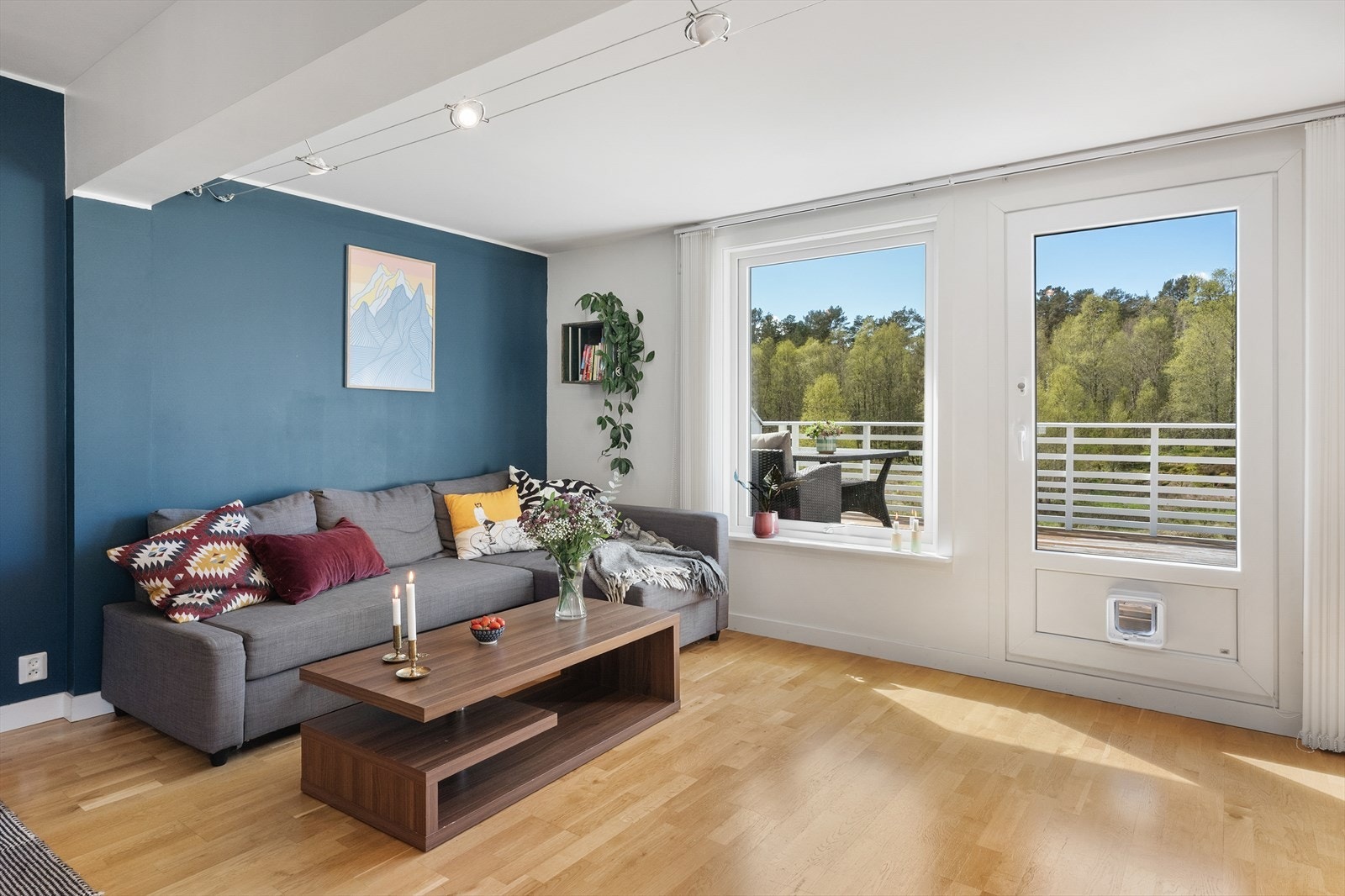 Fra stuen er det direkte utgang til en terrasse på 21,9 m². Galleribilde