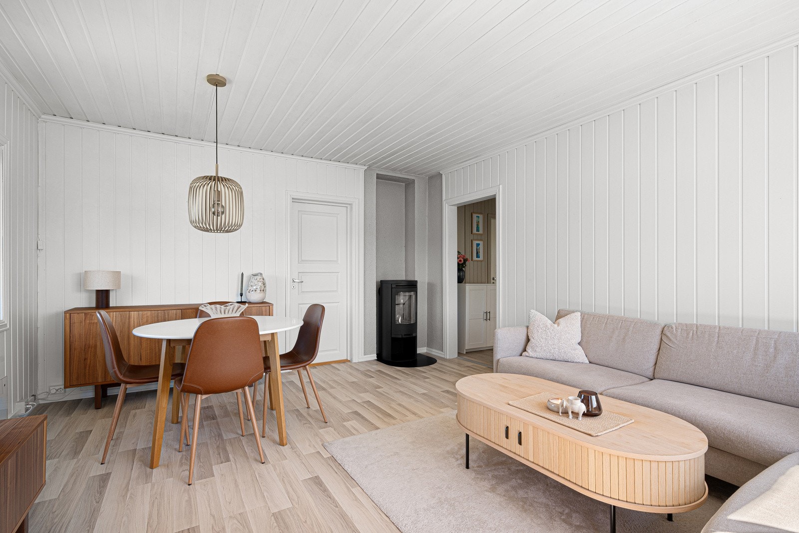 Plass for både salong og spisestue Galleribilde