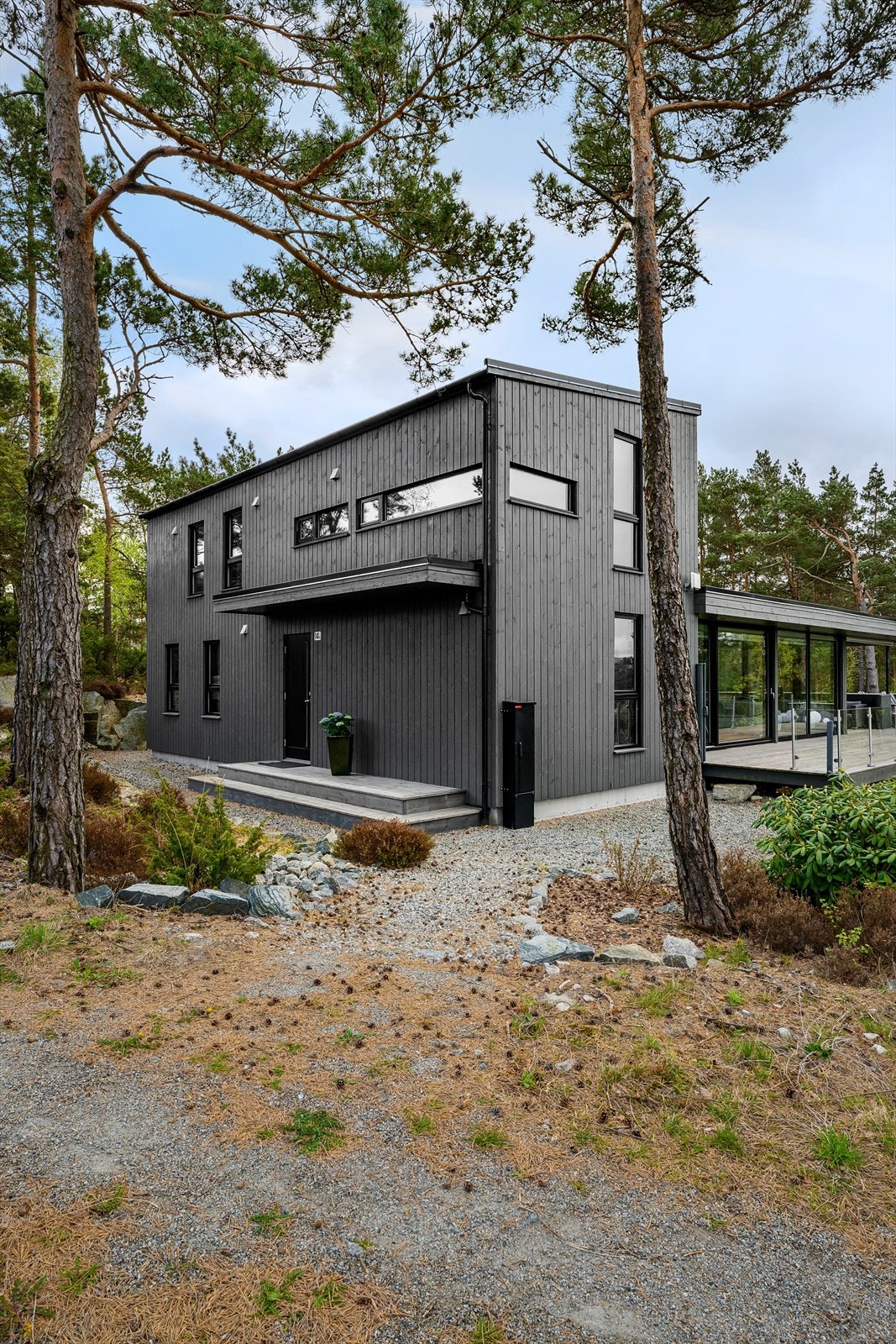 Fint tilbaketrukket i skogholtet. Skjermet og privat plassering. Galleribilde