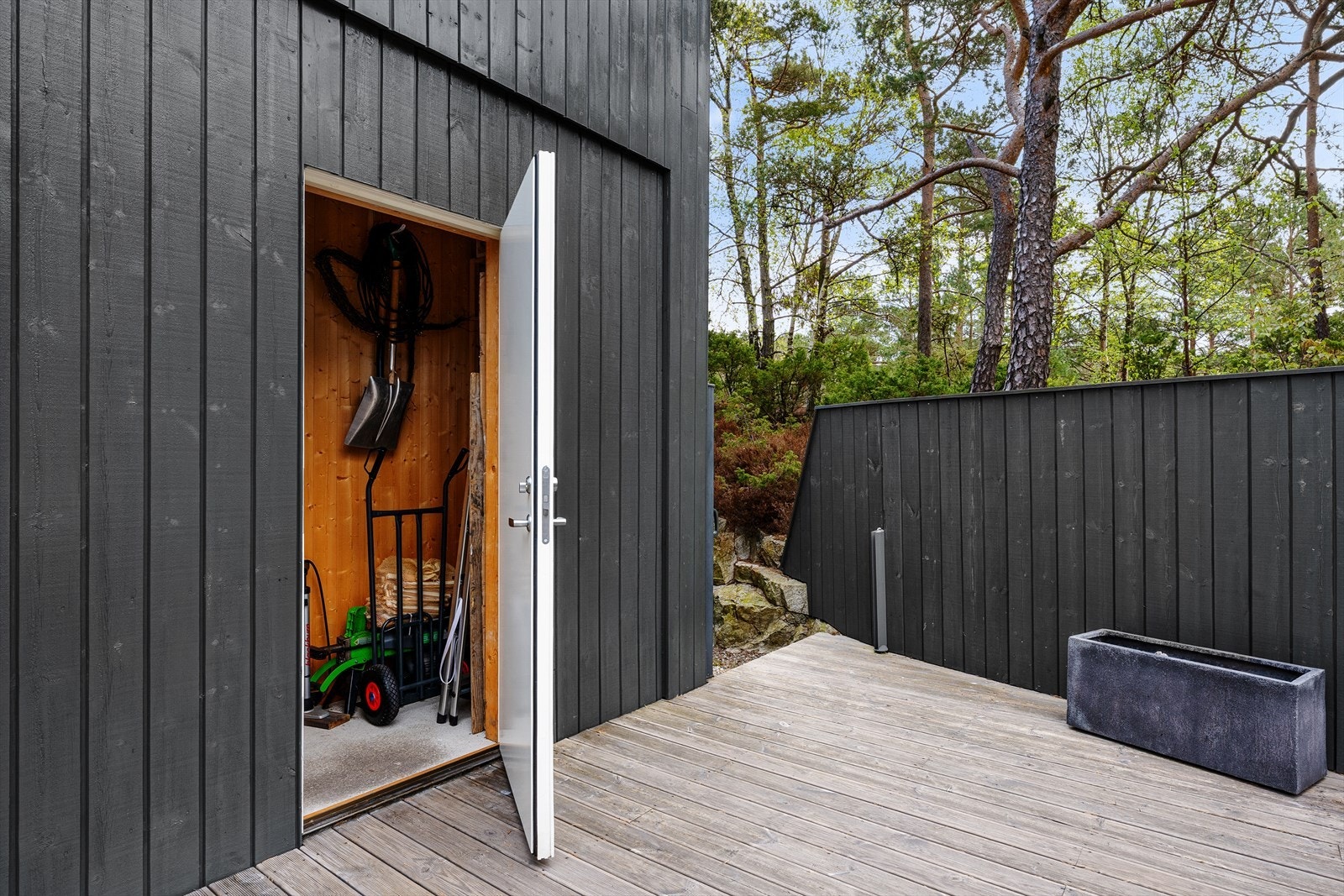 God bod for lagring av utsyr direkte fra terrassen. Galleribilde