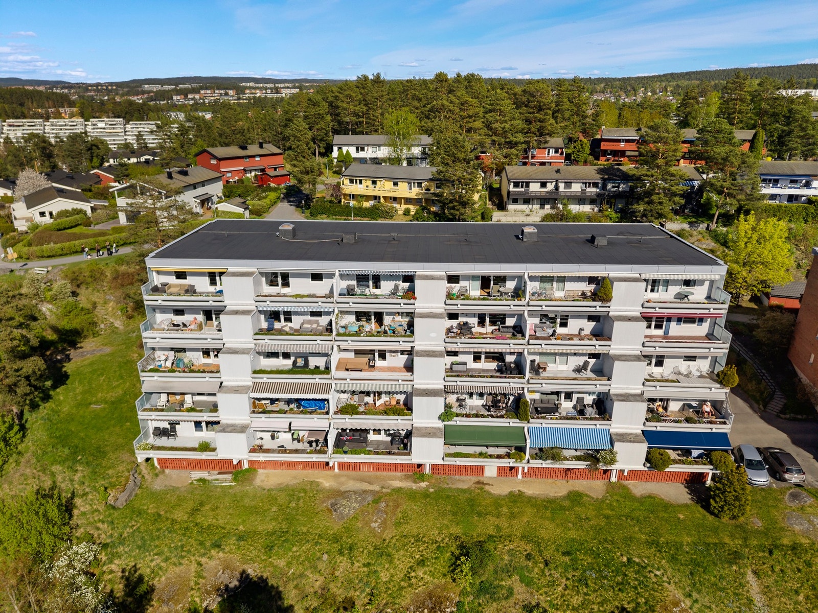 Området oppleves landlig men sentrumsnært og Holmlia er kjent for sine fantastiske tur- og rekreasjonsmuligheter Galleribilde