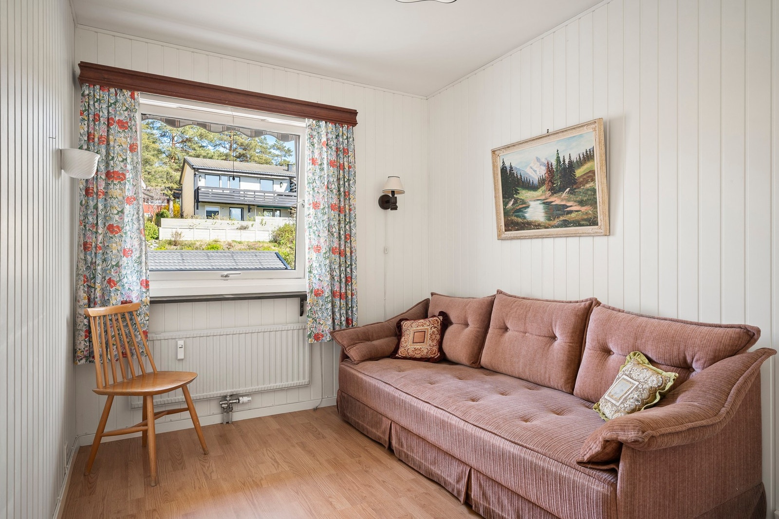 Soverom 2 er et godt soverom av fin størrelse med adkomst via entré. Galleribilde