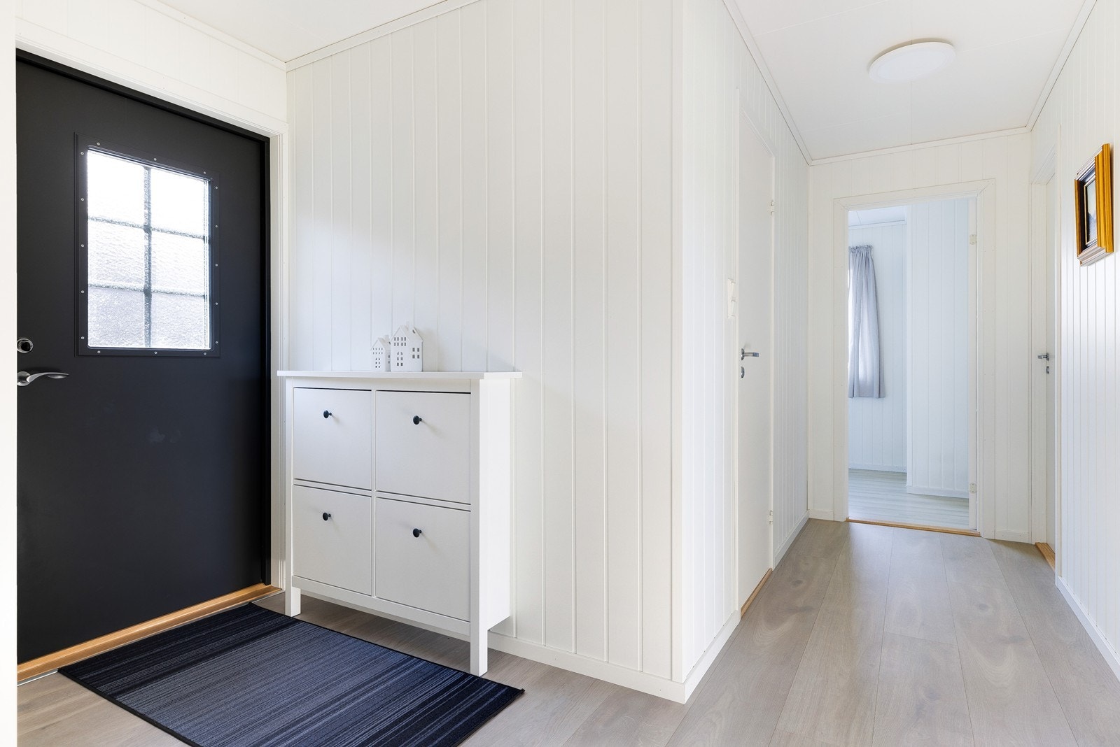 Lyst og åpent inngangsparti. Galleribilde