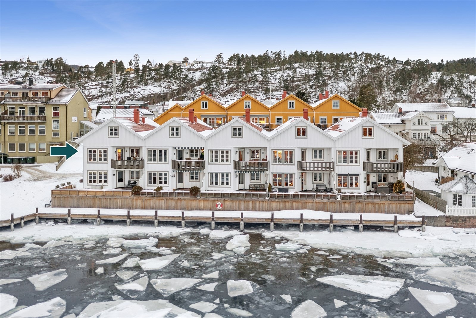 Svelvik nærsenter ligger i kun få minutters gangavstand Galleribilde