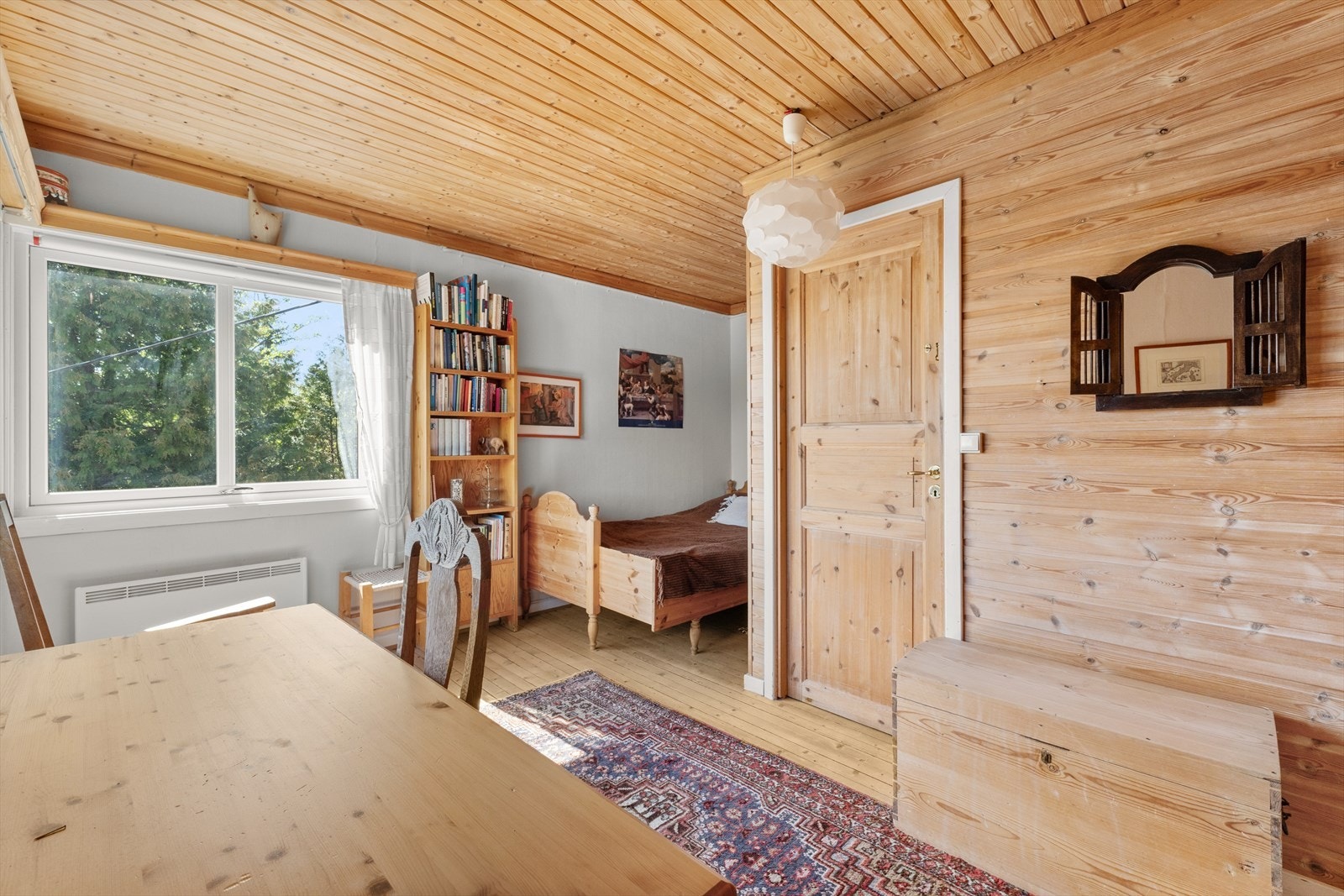 Det er mulighet til å innrede med dobbeltseng og tilhørende nattbord Galleribilde