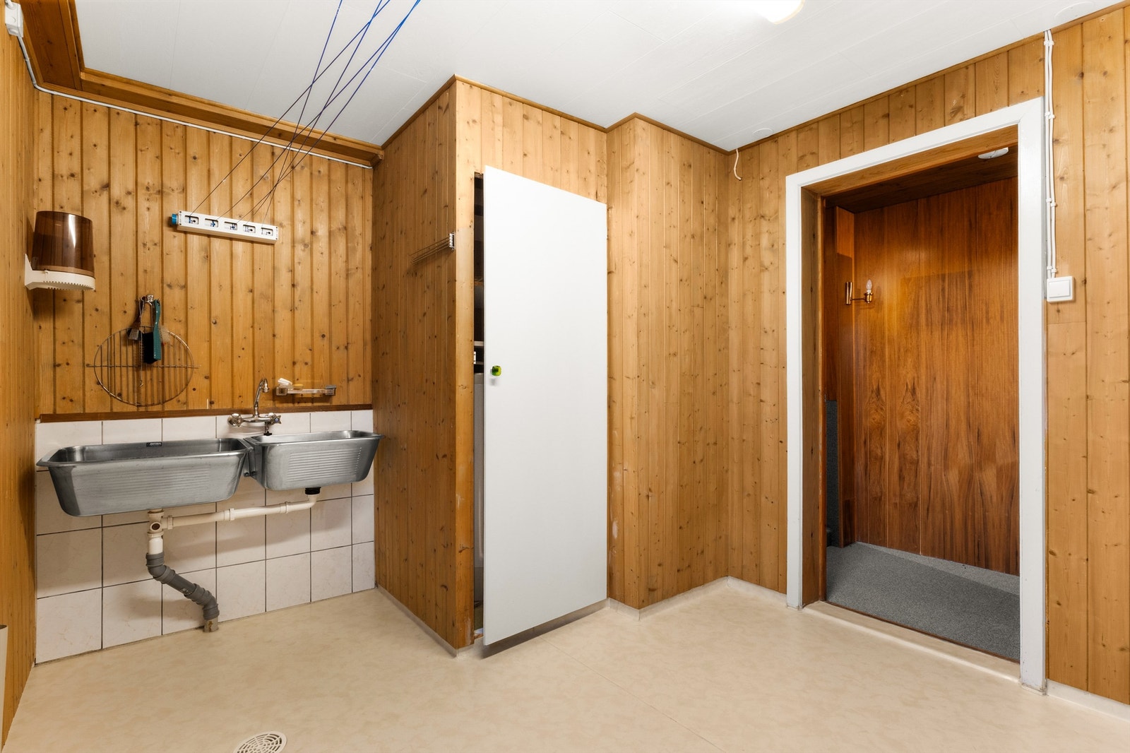 Stort vaskerom Galleribilde