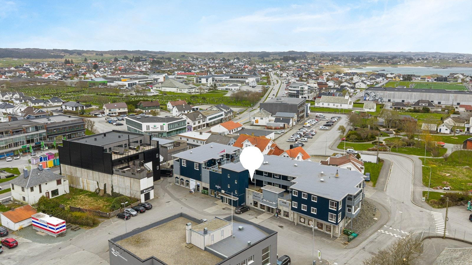 Leilighetsbygget ble malt utvendig sommeren 2025 Galleribilde