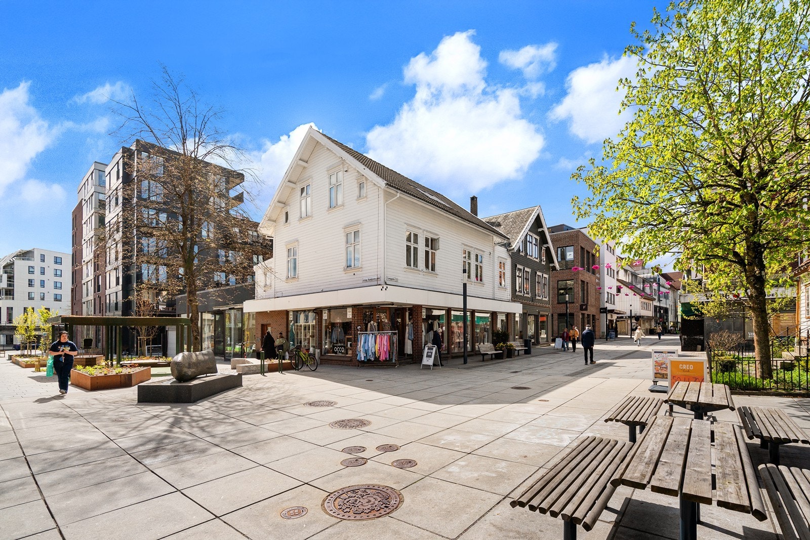 Eiendommen ligger sentralt i Sandnes sentrum med kort avstand til fasiliteter. Galleribilde