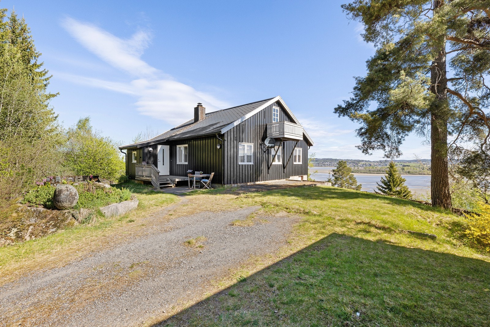 Velkommen til Støtterudvegen 105, presentert av Martin Eilertsen i Nordvik Bolig! Foto: Lise Helene Stigen Galleribilde