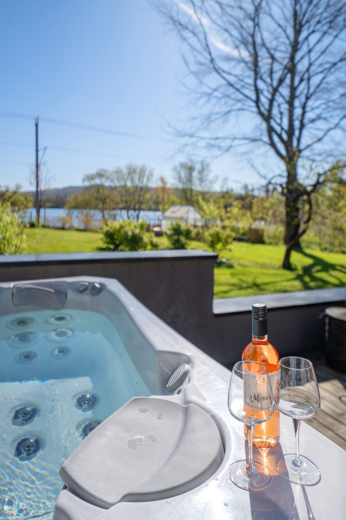 Jacuzzi medfølger handelen Galleribilde