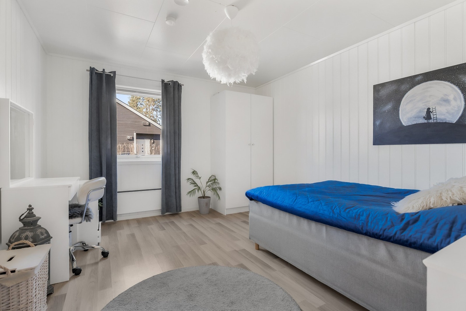 Soverommet har god plass til seng, nattbord og annet ønsket møblement. Galleribilde