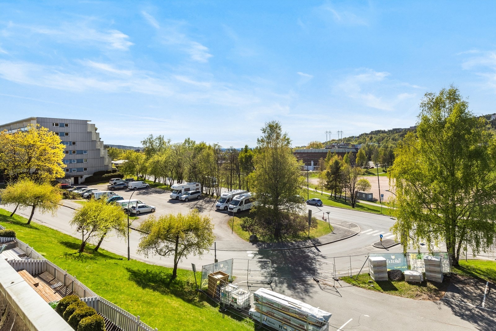 Flott utsyn fra balkongen og gode solforhold. Galleribilde