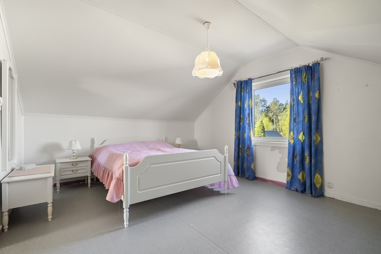 Soverom på loft Galleribilde