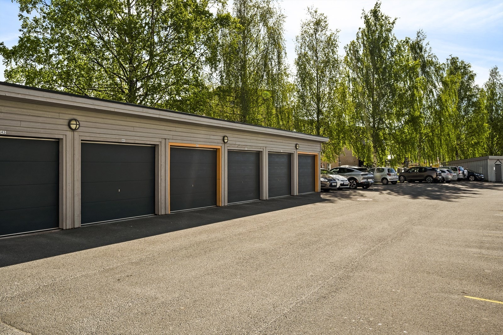 Gode parkeringsforhold i borettslaget. Galleribilde