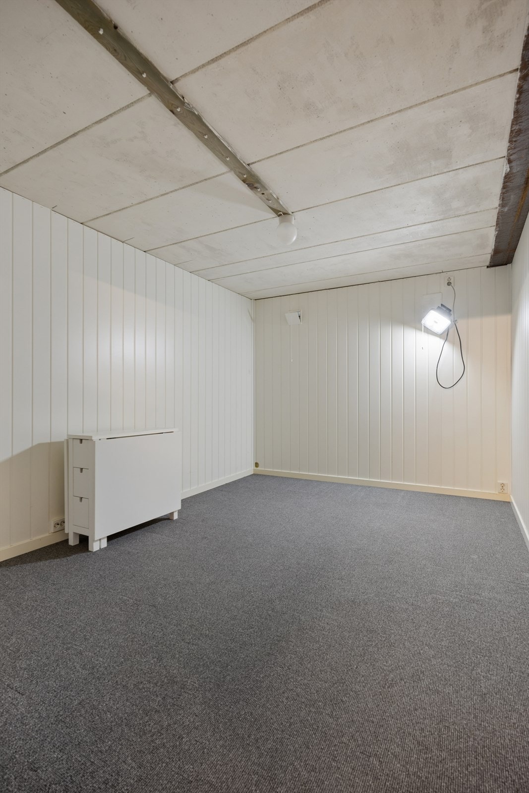 Bod på 11 kvm i underetasje for svært gode lagringsmuligheter Galleribilde