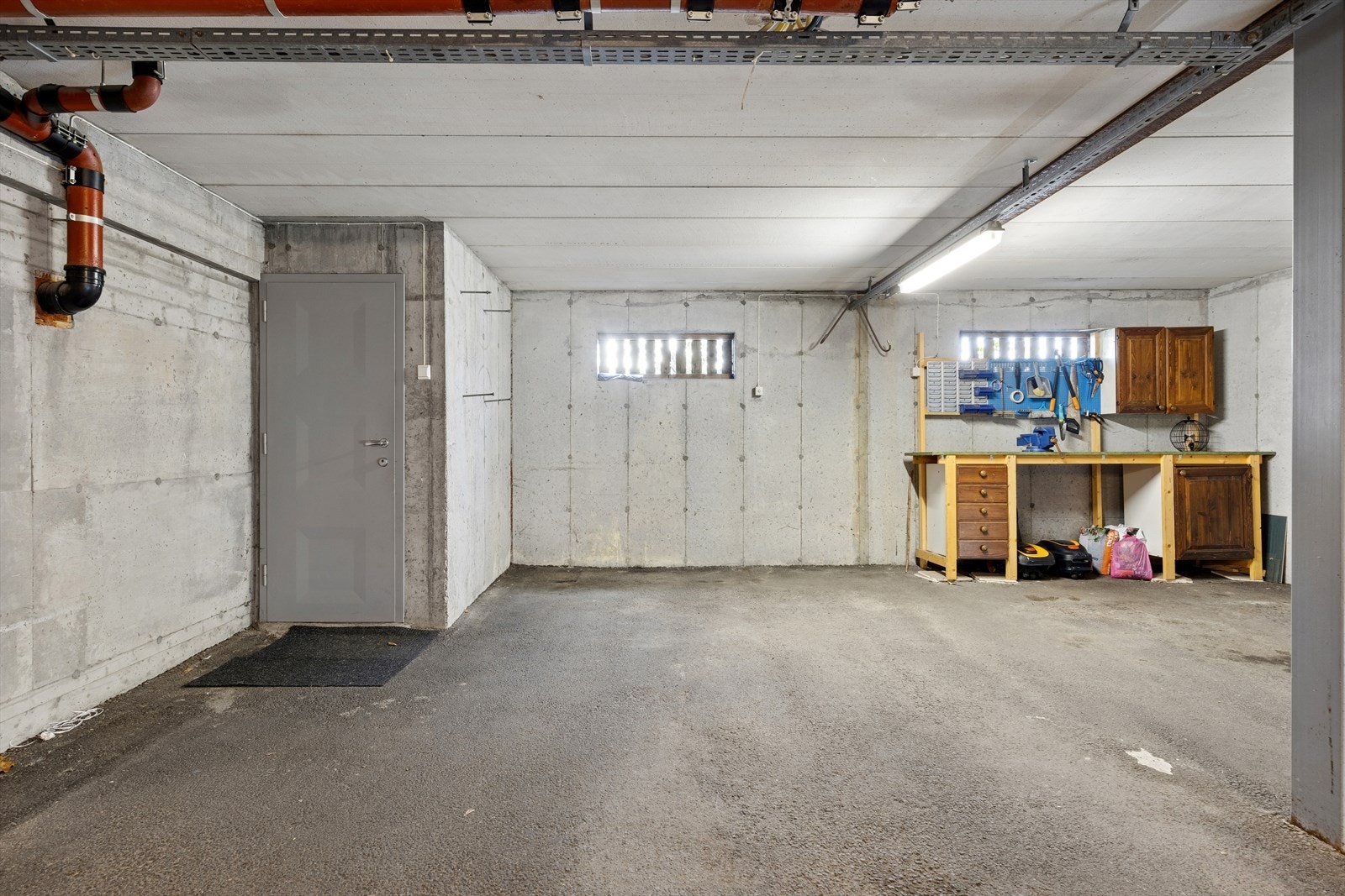 Parkering i lukket garasjeanlegg Galleribilde
