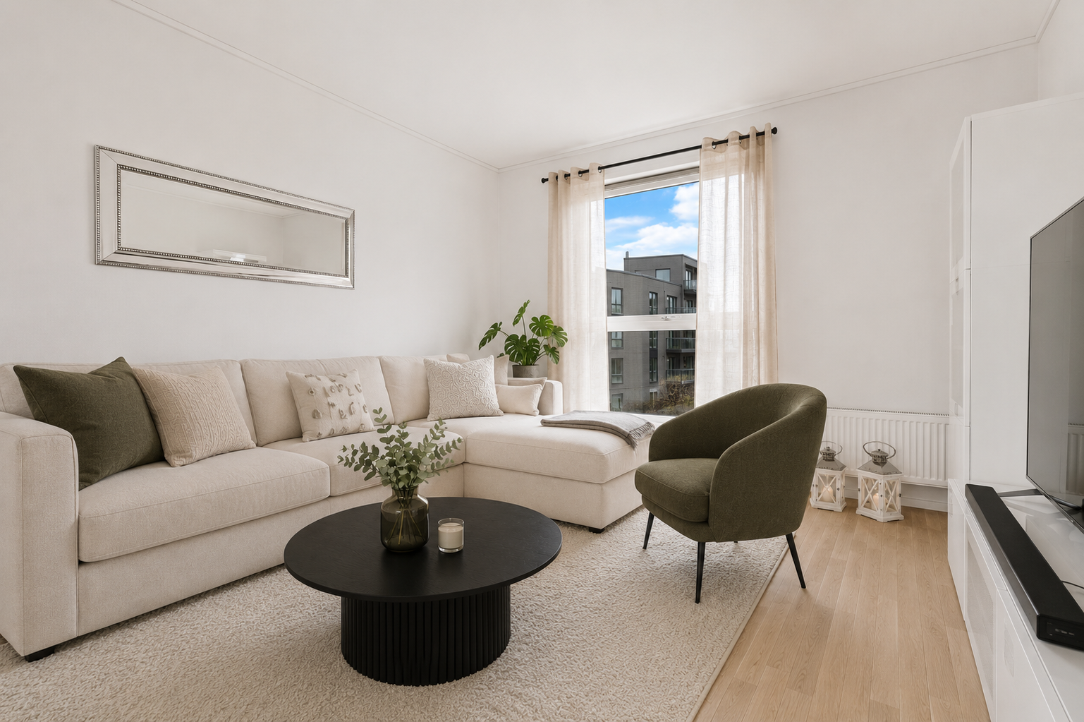 Fra stuen er det direkte adkomst til en solrik takterrasse på ca. 37 kvm - en fantastisk uteplass med god plass til både lounge- og spisegruppe.
NB! Bildet er AI-generert/møblert, og avvik kan forekomme. Galleribilde