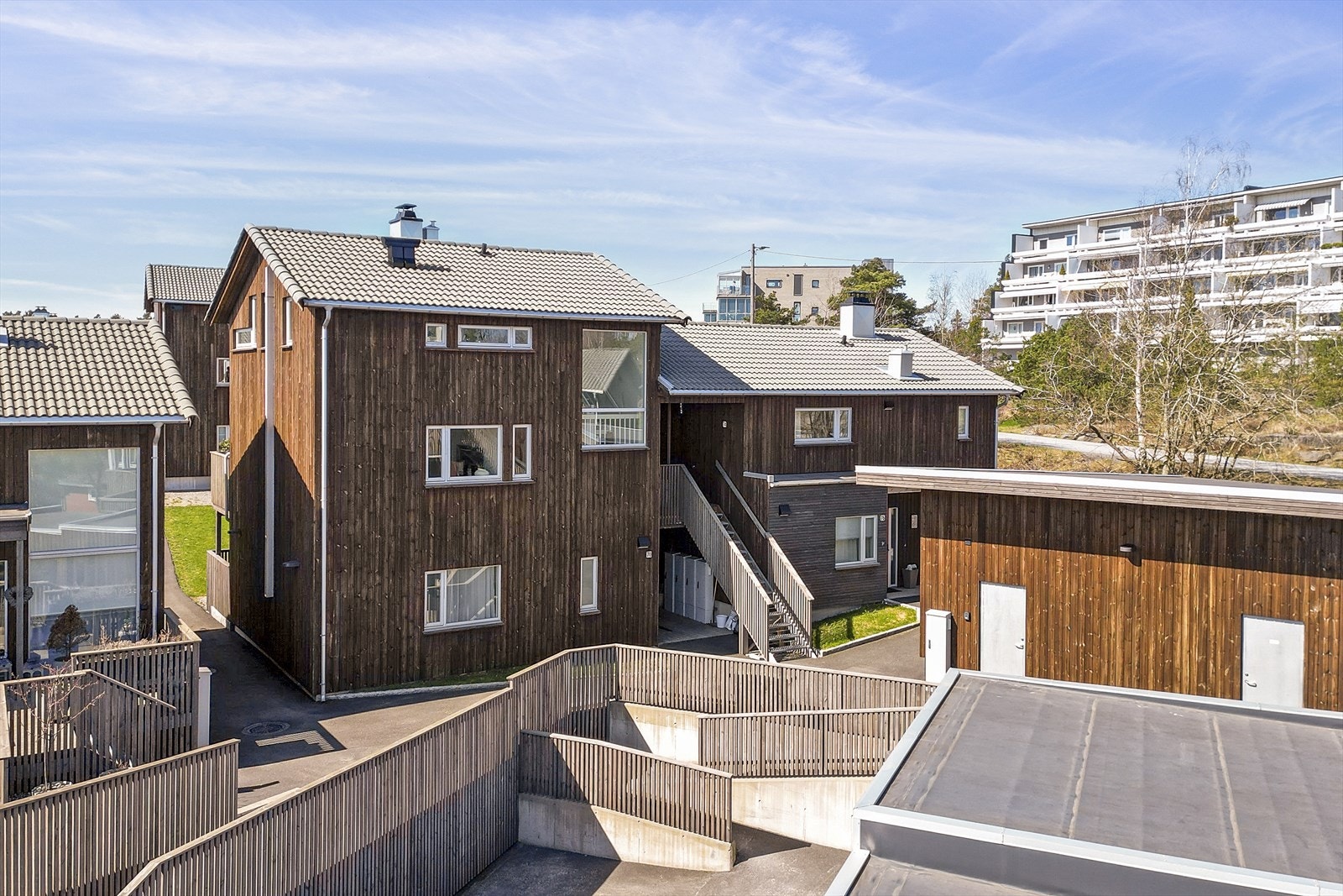 Boligen er en del av Bergfruelia Boligsameie, oppført i 2021 med moderne arkitektur og vedlikeholdsvennlige materialer. Galleribilde