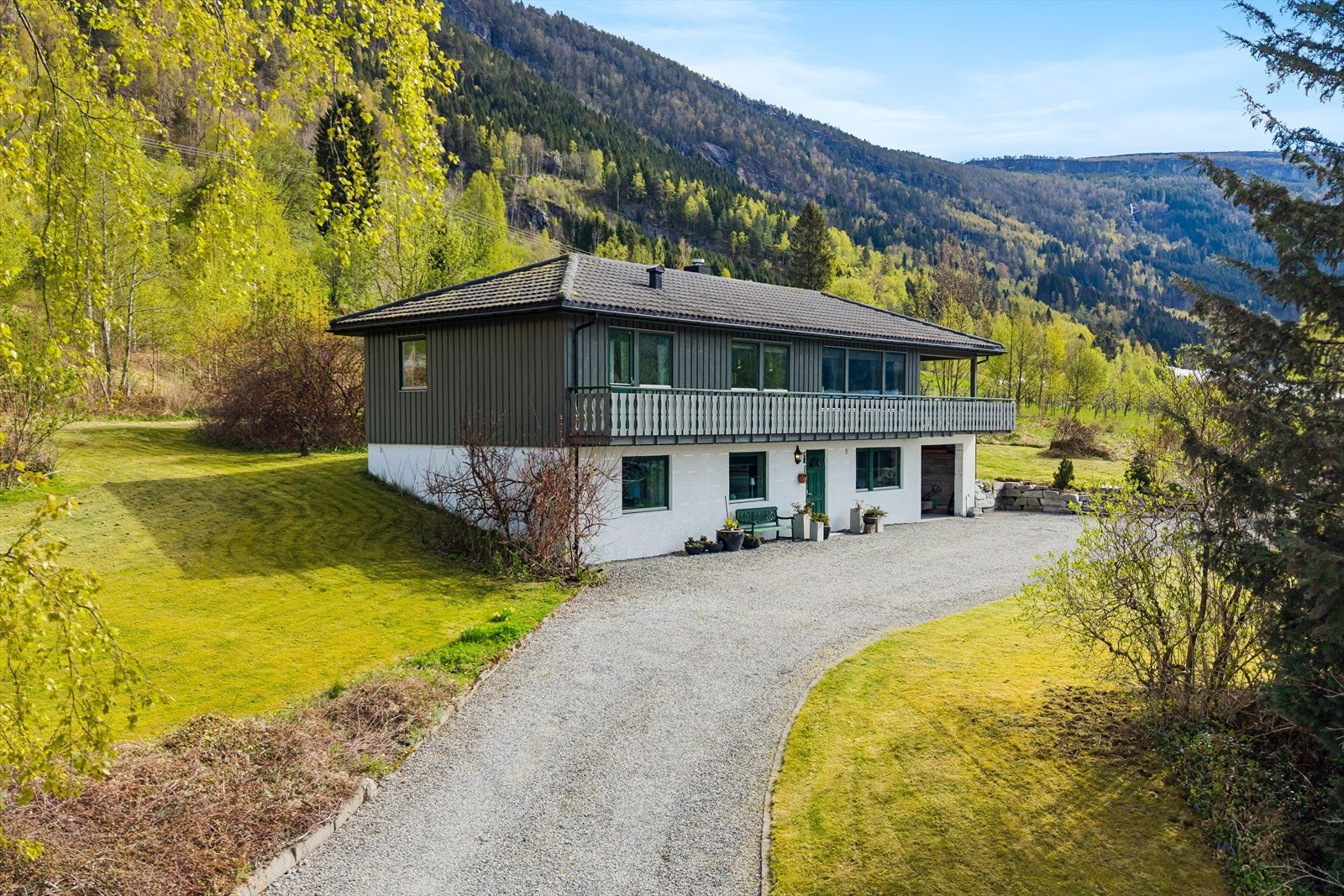 Hildastranda 103 presentert av EiendomsMegler1 Nordfjord ved Sissel Halnes
Foto: Efkt, Svein Olav Humberset Galleribilde