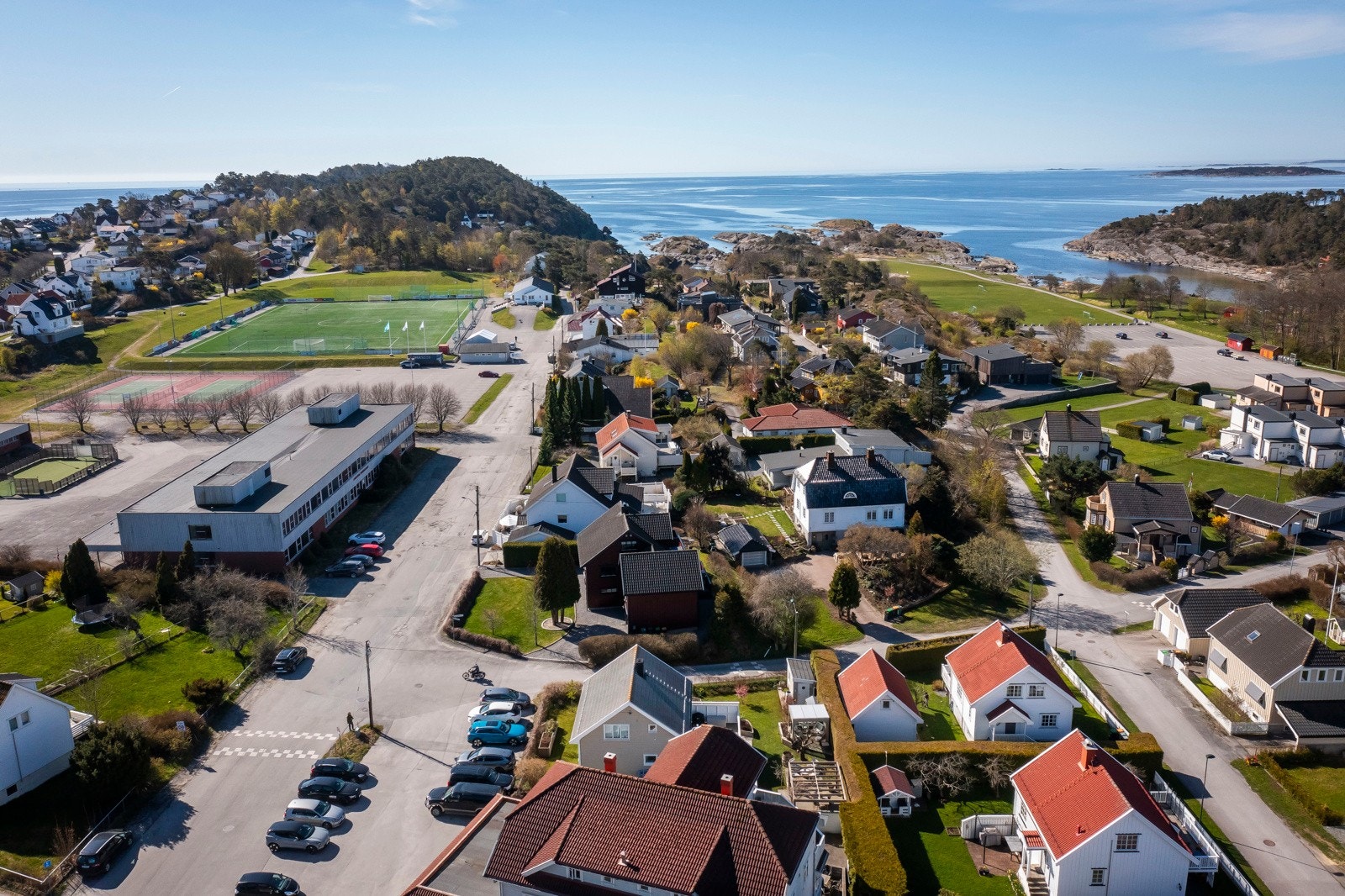 Krogshavn strand ligger kun en kort spasertur unna og gir en sjelden nærhet til sjø og sommerliv. Galleribilde