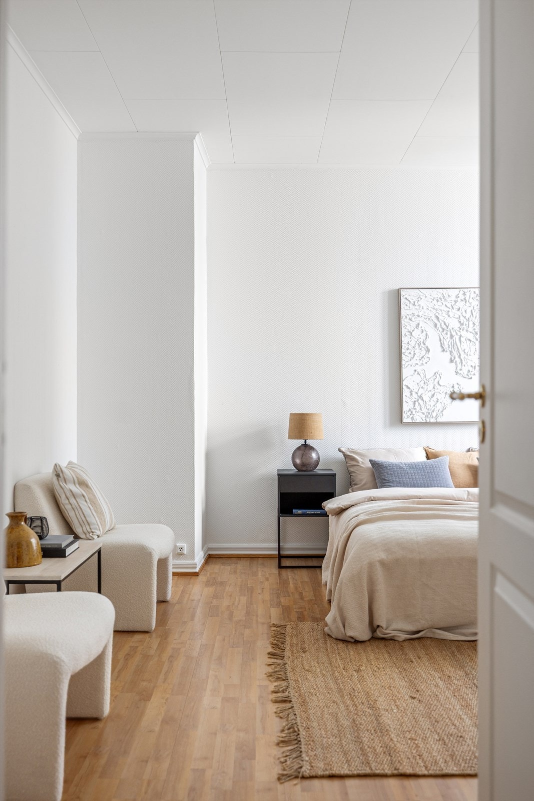 Velkommen inn til leilighetens hovedsoverom. Galleribilde