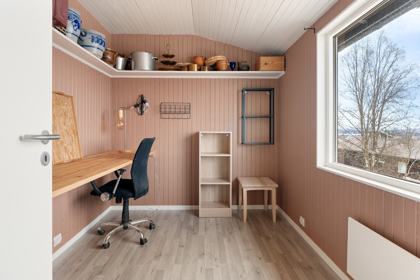 Soverom nr 2 i 1. etasje. Et rom med flere bruksmuligheter.