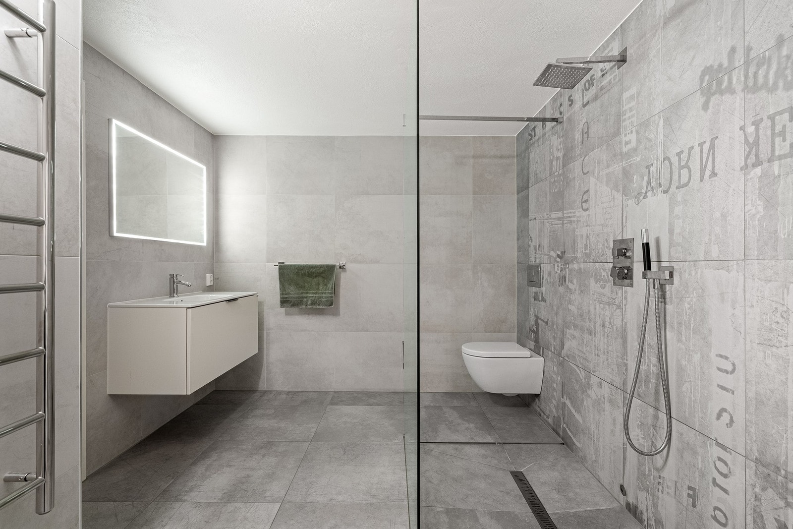 Badet i kjelleren er også fra 2014/2015. Galleribilde